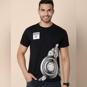 Free Authority size M black crew neck tshirt featuring a Captain America graphic